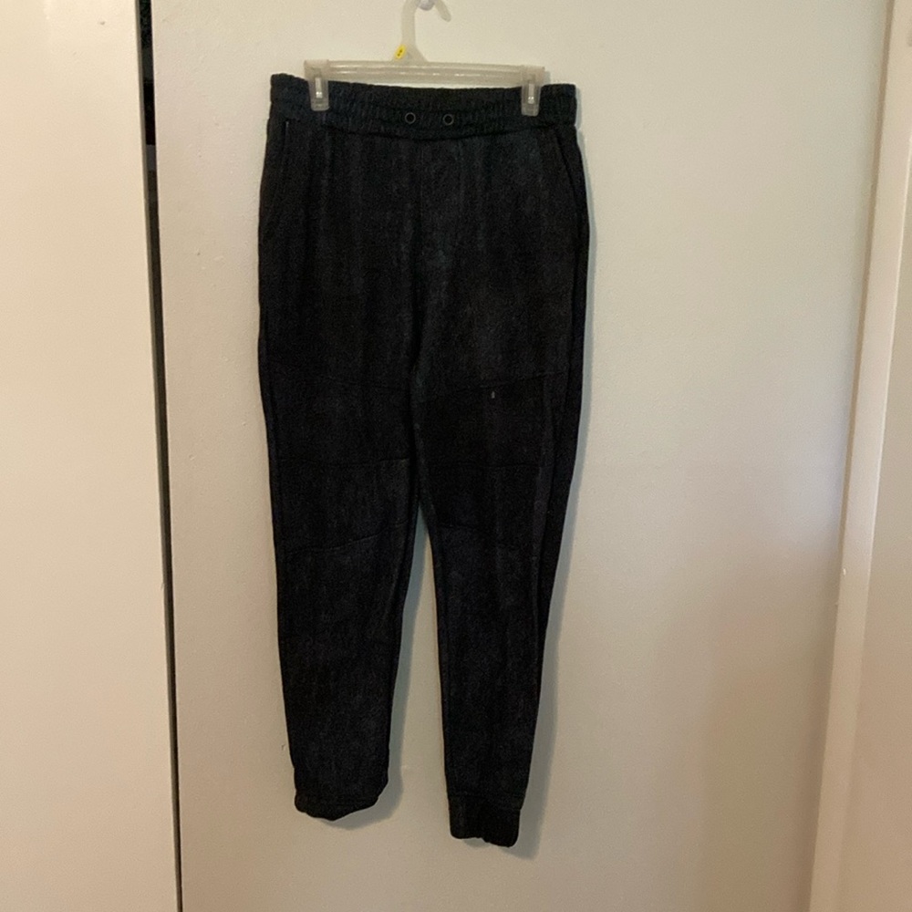 Color:Blackish/grey joggers.   Brand:modern culture.    Size:M/S